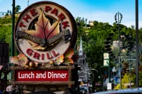 lunch and dinner sign