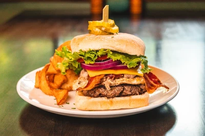 Park Grill burger