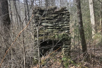old chimney along Gatlinburg Trail